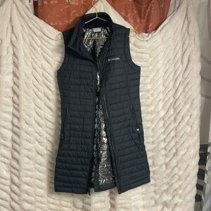 Columbia Long Vest. Black, size small.